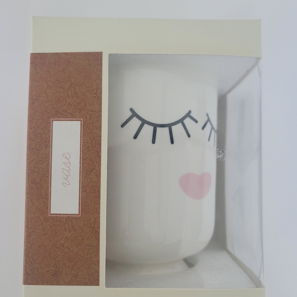 Brushes, makeup, flowers, etc ceramic organizer. Glamorous yet simple sophistica